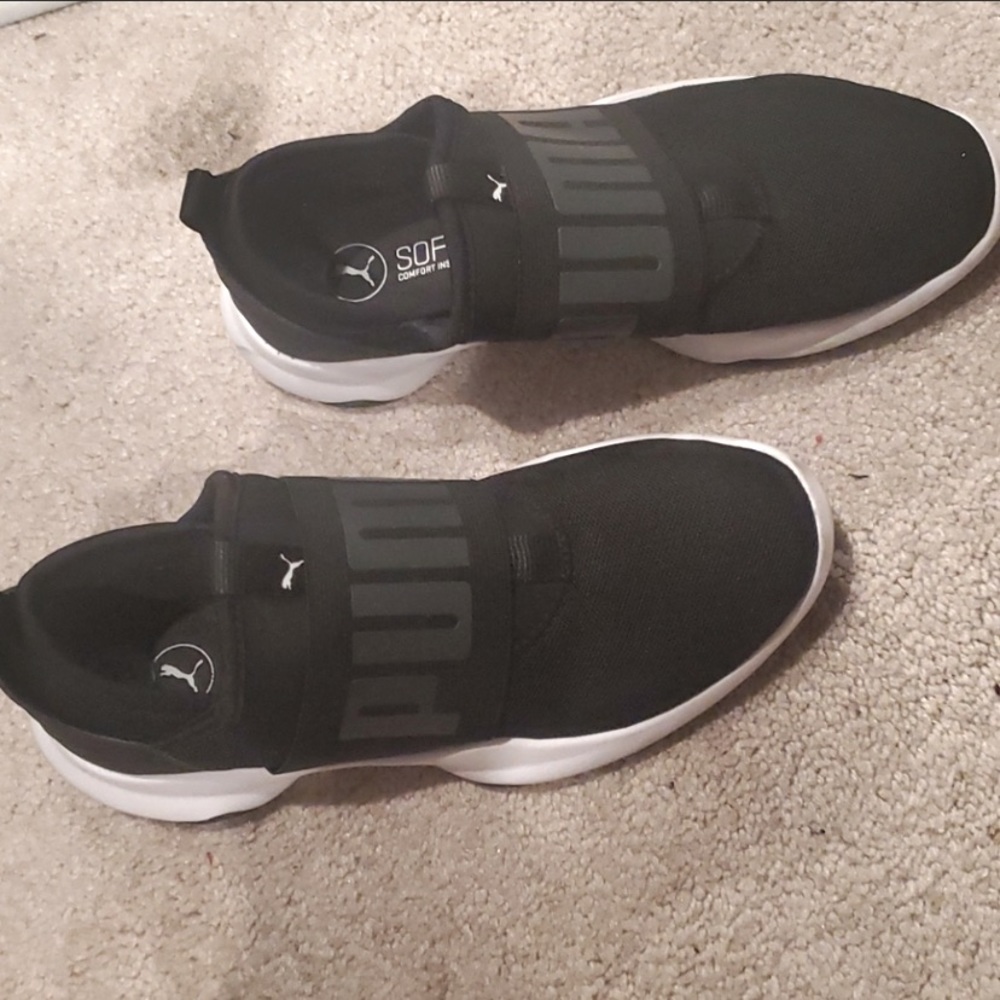 Womens PUMA shoes